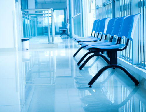 Intervento urgente rimandato per uno più grave: struttura responsabile per ritardata prestazione